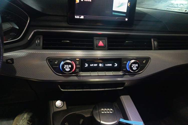 Used Audi A4L 2017 40 TFSI Fashion Model Audio And AC Panel