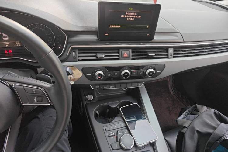 Used Audi A4L 2017 40 TFSI Ambition Edition Audio And AC Panel