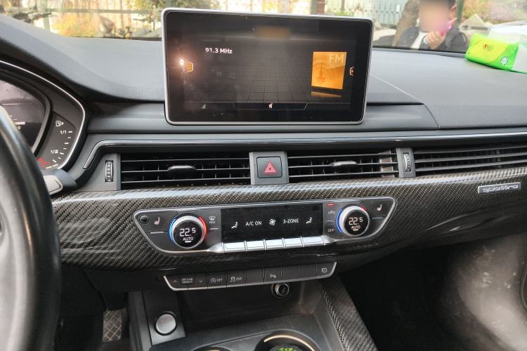 Used Audi A4L 2017 45 TFSI quattro Sport Edition Audio And AC Panel