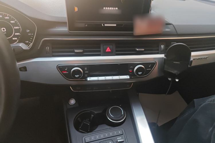 Used Audi A4L 2017 Plus 45 TFSI quattro Sport model Audio And AC Panel