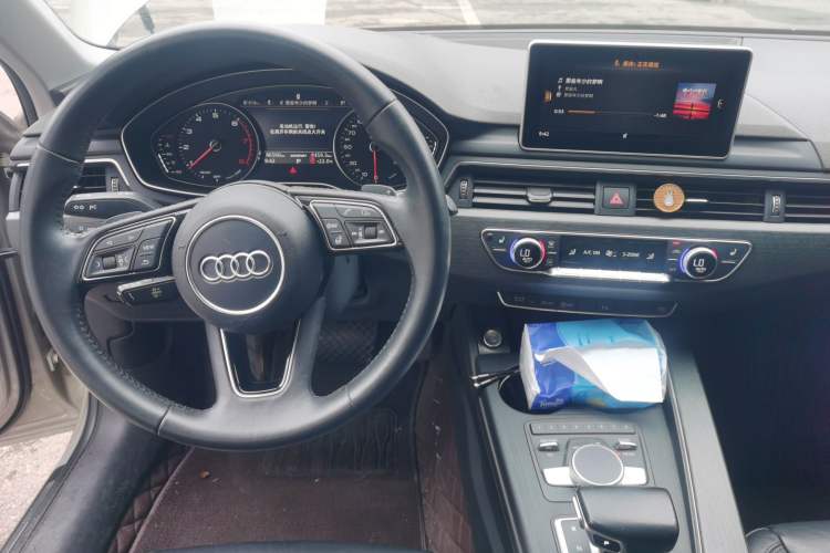 Used Audi A4L 2017 Plus 45 TFSI quattro Sport model Audio And AC Panel