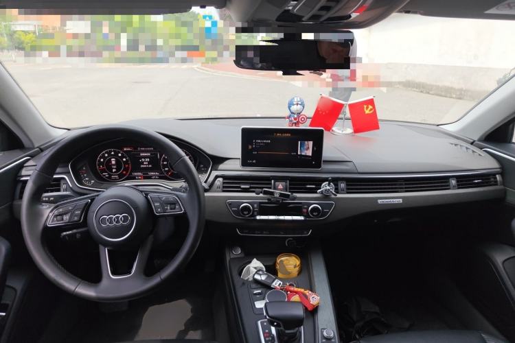 Used Audi A4L 2017 Plus 45 TFSI quattro Stylish Model Center Console