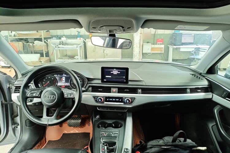 Used Audi A4L 2017 40 TFSI Fashion Model Center Console