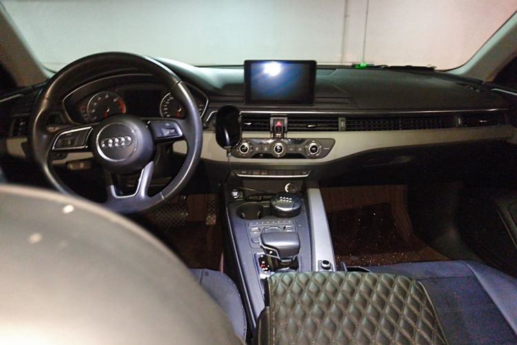 Used Audi A4L 2017 Plus 40 TFSI Ambition Model Center Console