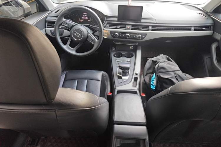 Used Audi A4L 2017 40 TFSI Ambition Edition Center Console