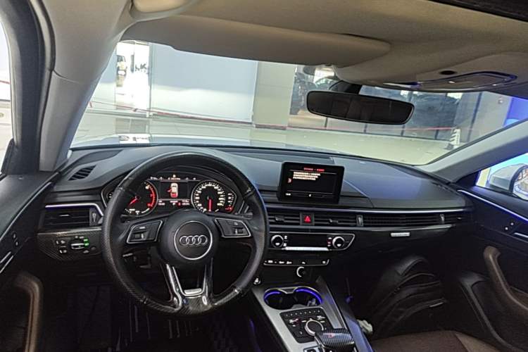 Used Audi A4L 2017 40 TFSI Fashion Model Center Console
