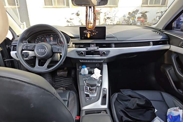 Used Audi A4L 2017 Plus 40 TFSI Fashion Model Center Console