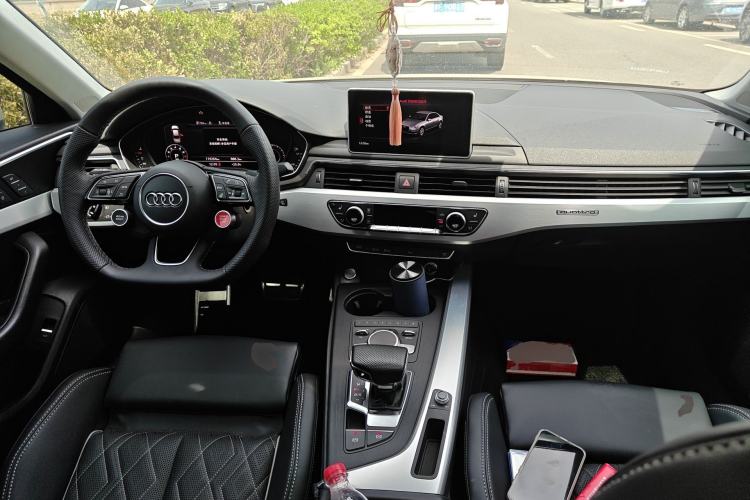 Used Audi A4L 2017 45 TFSI quattro Sport Edition Center Console