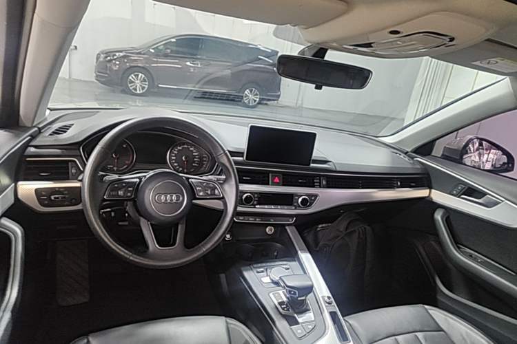 Used Audi A4L 2017 Plus 40 TFSI Fashion Model Center Console