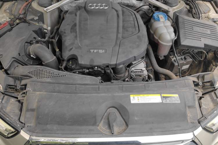 Used Audi A4L 2017 40 TFSI Fashion Model Engine Bay