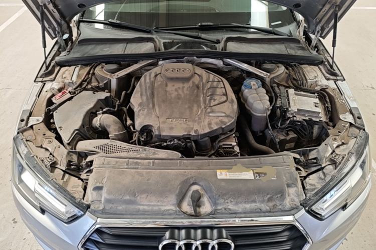 Used Audi A4L 2017 40 TFSI Fashion Model Engine Bay