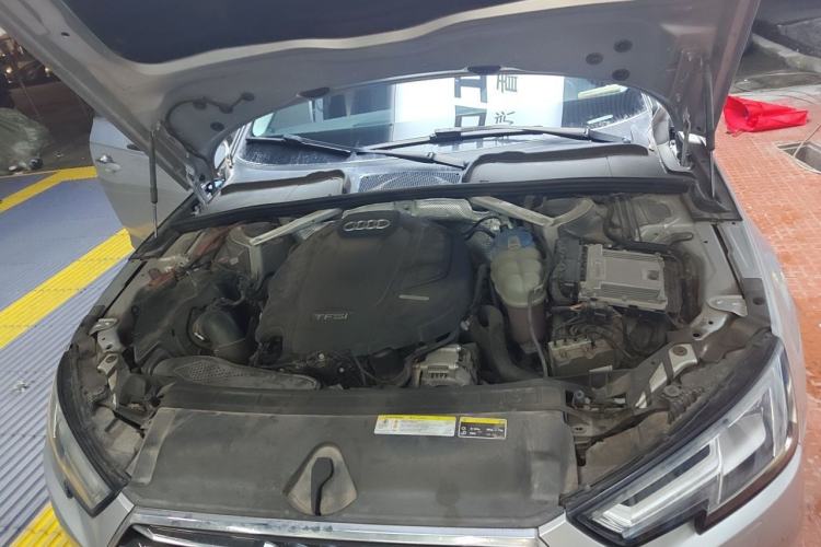 Used Audi A4L 2017 Plus 40 TFSI Fashion Model Engine Bay