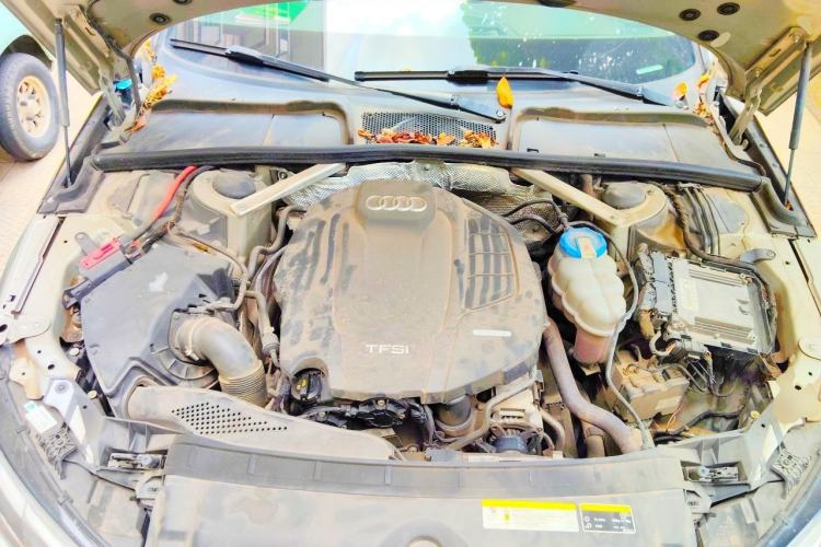 Used Audi A4L 2017 40 TFSI Fashion Model Engine Bay