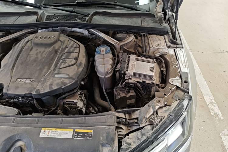 Used Audi A4L 2017 40 TFSI Fashion Model Engine Bay Left