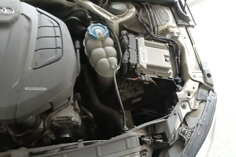 Used Audi A4L 2017 40 TFSI Ambition Edition Engine Bay Left