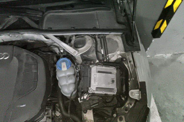 Used Audi A4L 2017 40 TFSI Style Edition Engine Bay Left