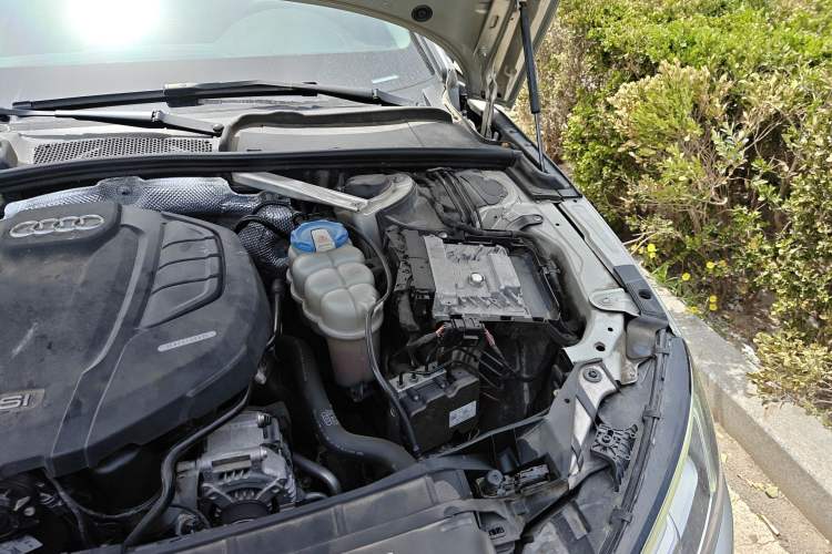 Used Audi A4L 2017 45 TFSI quattro Sport Edition Engine Bay Left
