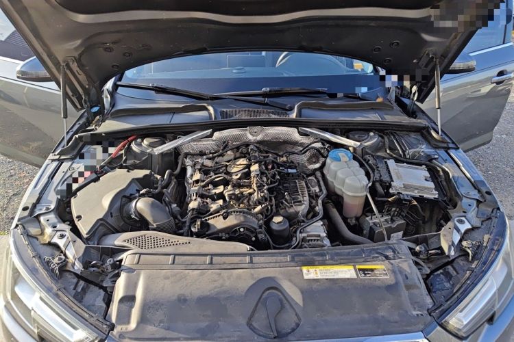Used Audi A4L 2017 Plus 40 TFSI Fashion Model Engine Bay