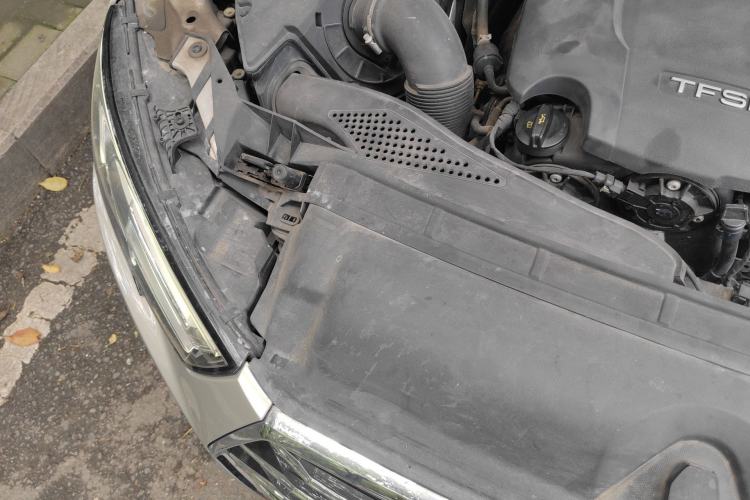 Used Audi A4L 2017 40 TFSI Fashion Model Engine Bay Right