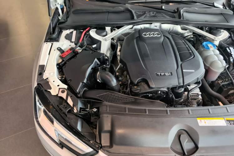 Used Audi A4L 2017 40 TFSI Ambition Edition Engine Bay Right