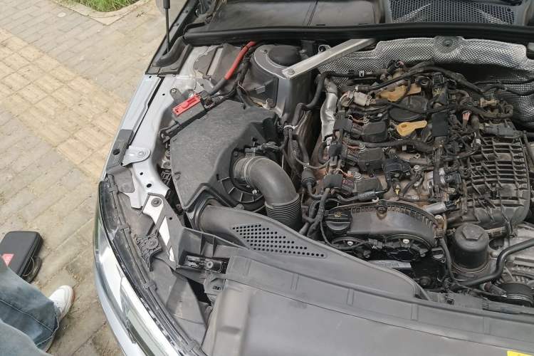 Used Audi A4L 2017 Plus 40 TFSI Ambition Model Engine Bay Right