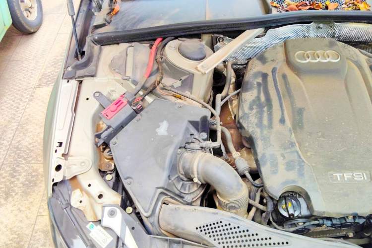 Used Audi A4L 2017 40 TFSI Fashion Model Engine Bay Right