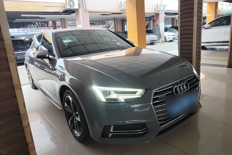 Used Audi A4L 2017 45 TFSI quattro Style Edition Front Right 45 Deg
