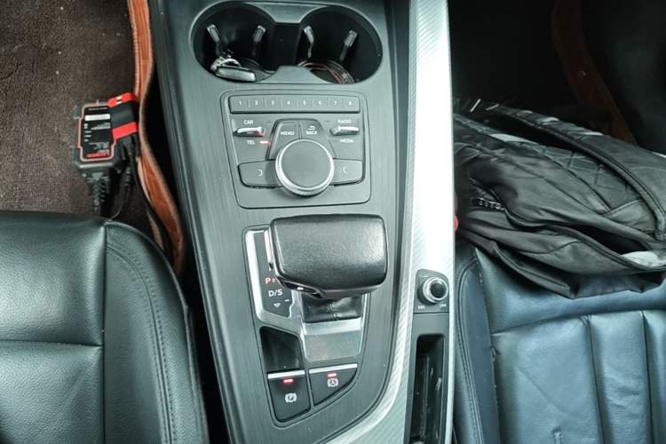Used Audi A4L 2017 40 TFSI Fashion Model Gear Lever