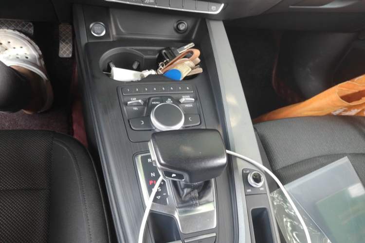 Used Audi A4L 2017 Plus 40 TFSI Ambition Model Gear Lever