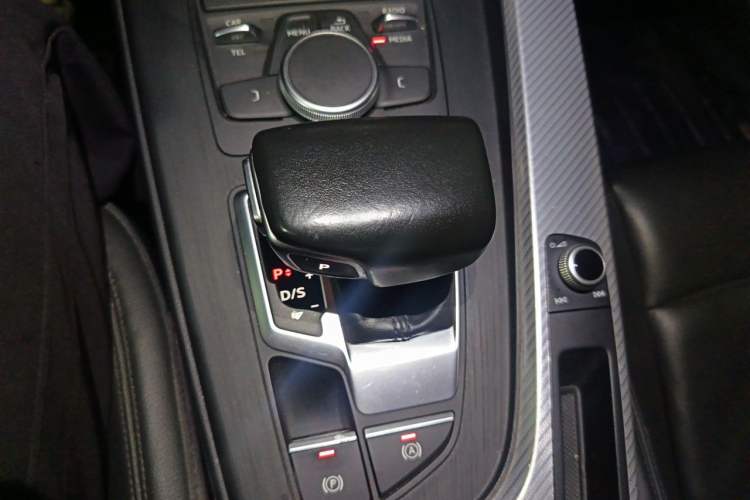 Used Audi A4L 2017 40 TFSI Fashion Model Gear Lever