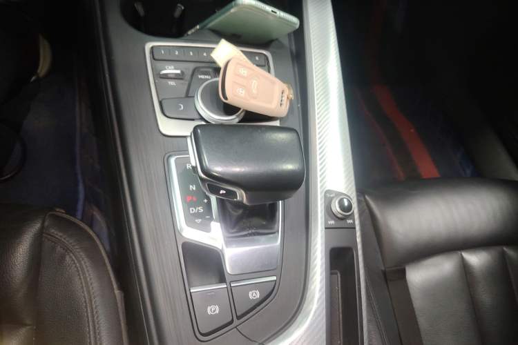 Used Audi A4L 2017 40 TFSI Fashion Model Gear Lever