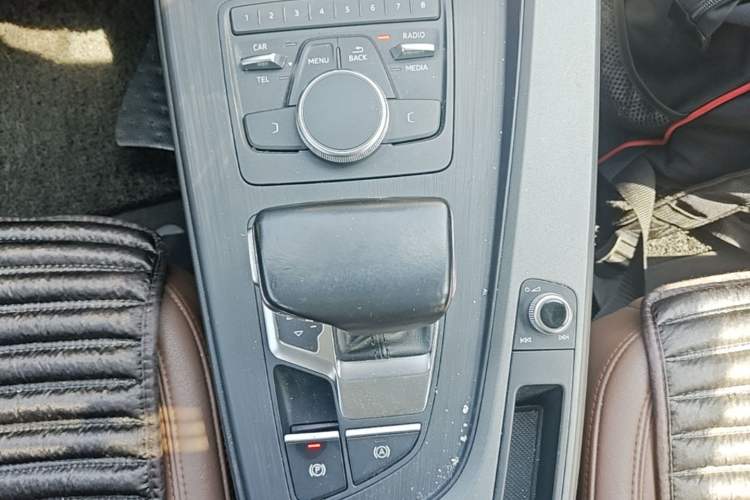 Used Audi A4L 2017 40 TFSI Ambition Edition Gear Lever