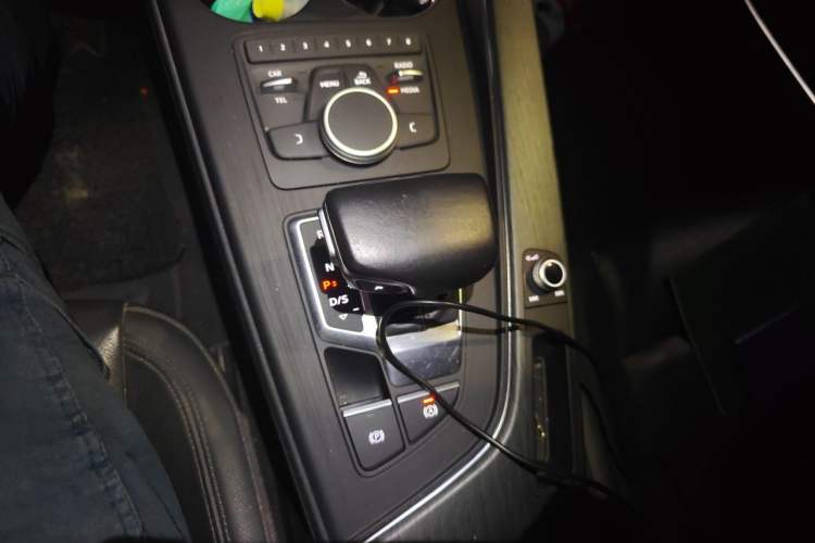 Used Audi A4L 2017 40 TFSI Style Edition Gear Lever