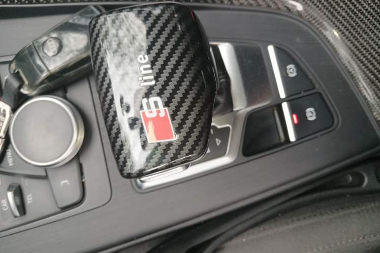 Used Audi A4L 2017 Plus 40 TFSI Ambition Model Gear Lever