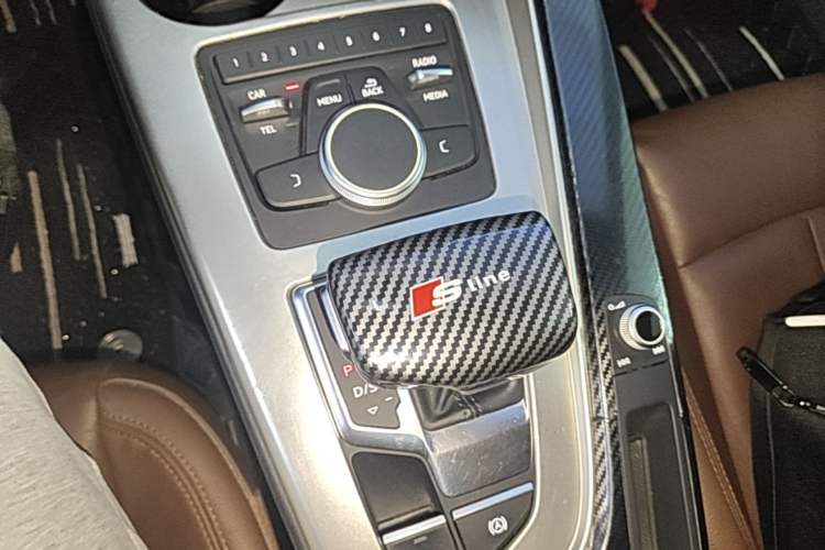 Used Audi A4L 2017 40 TFSI Fashion Model Gear Lever