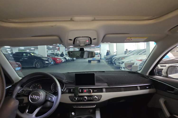 Used Audi A4L 2017 Plus 40 TFSI Ambition Model Headliner