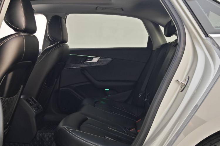 Used Audi A4L 2017 45 TFSI quattro Style Edition Interior 3