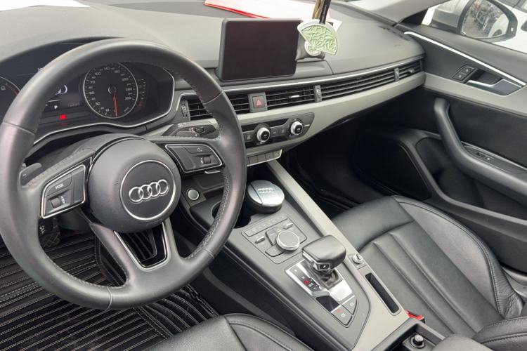 Used Audi A4L 2017 Plus 40 TFSI Ambition Model Interior 3