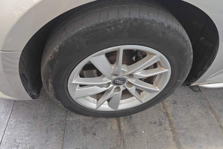 Used Audi A4L 2017 40 TFSI Ambition Edition Left Front Wheel Hub