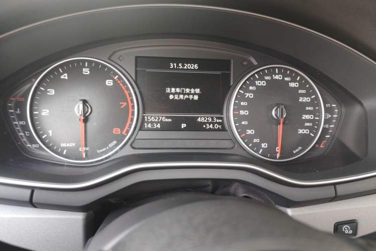 Used Audi A4L 2017 Plus 40 TFSI Ambition Model Odometer Close Up