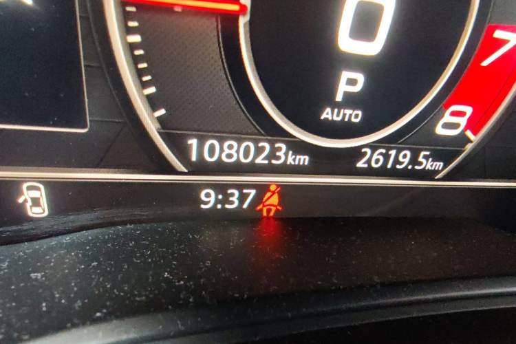 Used Audi A4L 2017 Plus 45 TFSI quattro Sport model Odometer Close Up