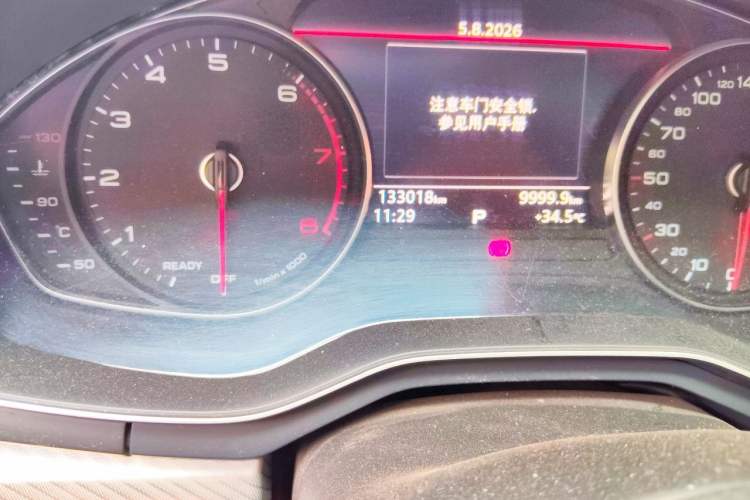Used Audi A4L 2017 40 TFSI Fashion Model Odometer Close Up