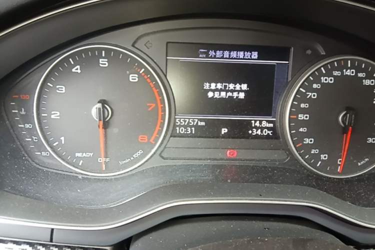 Used Audi A4L 2017 40 TFSI Ambition Edition Odometer Close Up