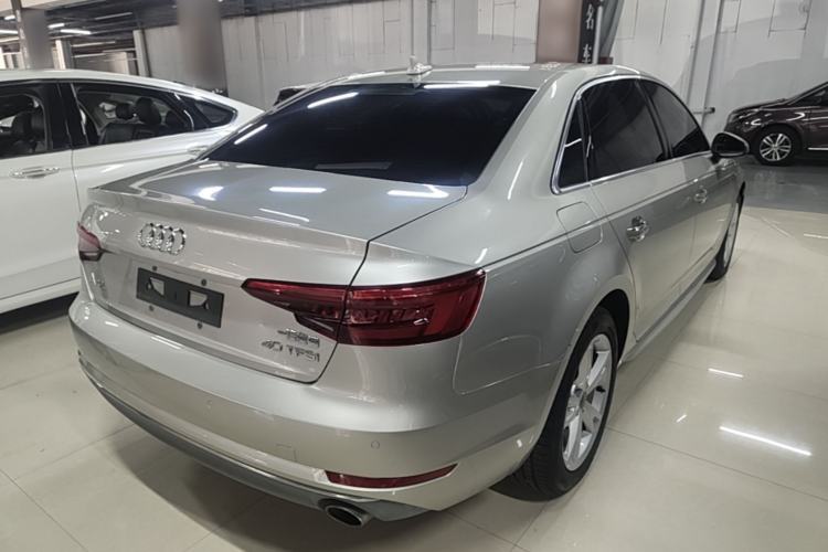 Used Audi A4L 2017 Plus 40 TFSI Fashion Model Rear Right 45 Deg
