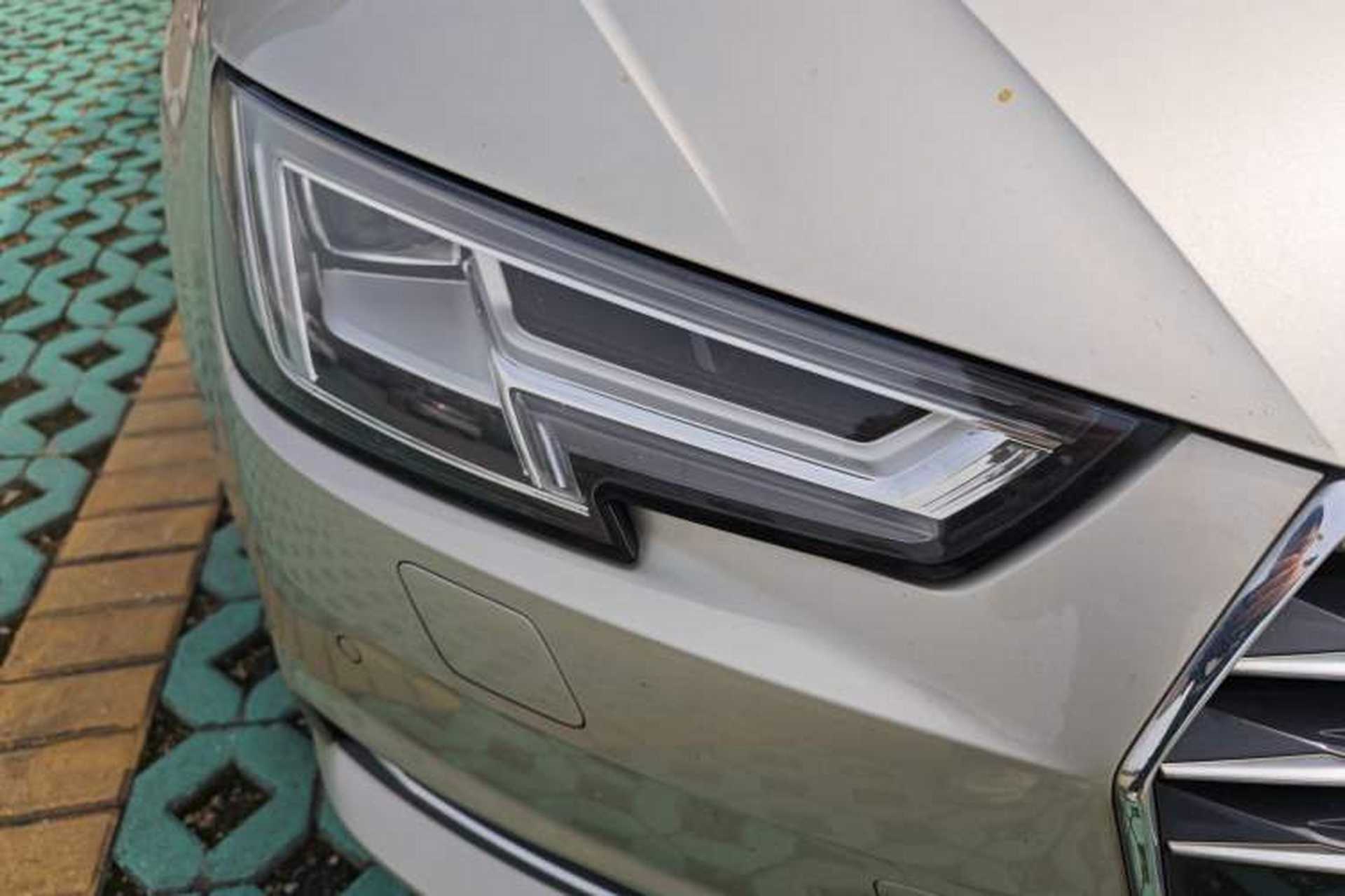 Used Audi A4L 2017 Plus 40 TFSI Fashion Model Right Front Headlight