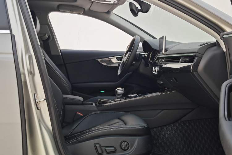 Used Audi A4L 2017 45 TFSI quattro Style Edition Right Front Seat