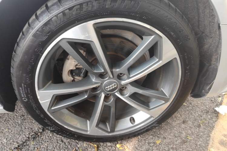 Used Audi A4L 2017 Plus 40 TFSI Ambition Model Right Front Wheel Hub