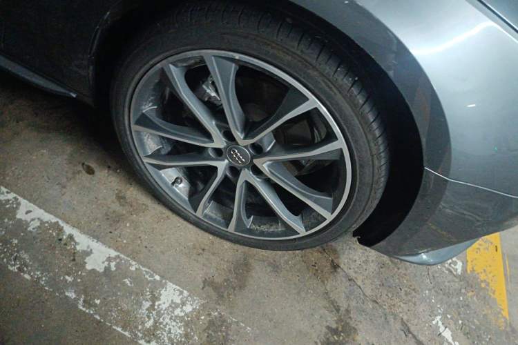 Used Audi A4L 2017 40 TFSI Fashion Model Right Front Wheel Hub