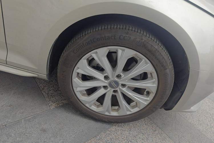 Used Audi A4L 2017 Plus 40 TFSI Ambition Model Right Front Wheel Hub