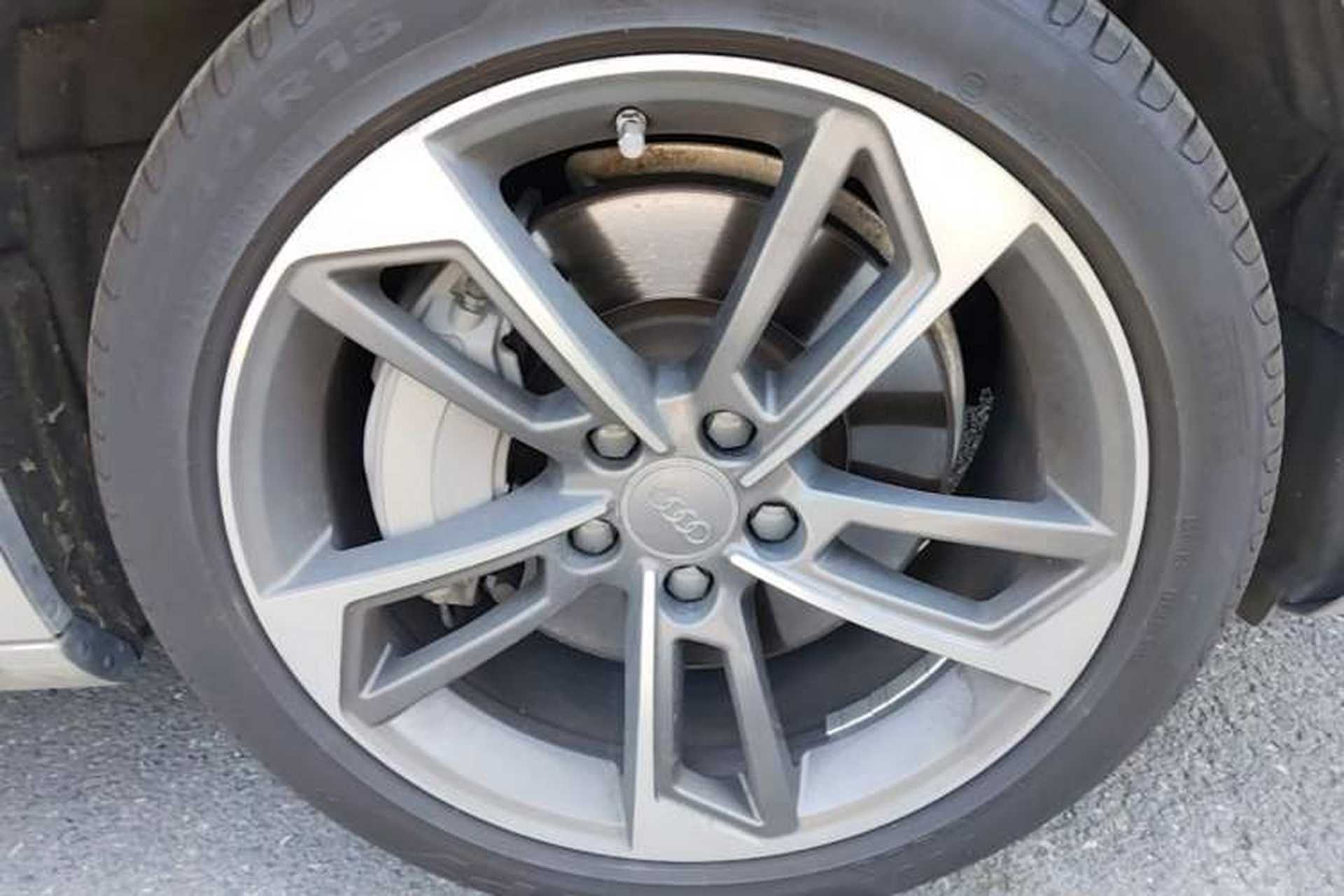 Used Audi A4L 2017 45 TFSI quattro Style Edition Right Front Wheel Hub